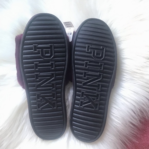Victoria’s Secret PINK Slippers Violet PINK Dog Logo Large NEW - Picture 3 of 3
